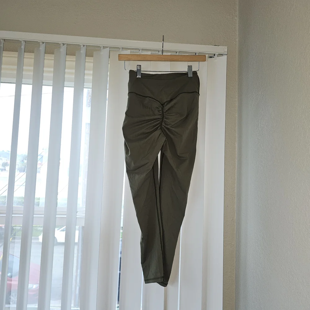 Olive Green Leggings Butt Scrunch - Picture 4 of 8